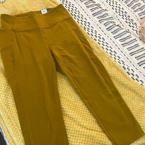 TEK Gear size Large Capri leggings athletic gear pants tags gold mustard yellow